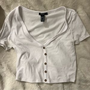 (M) white cropped tee